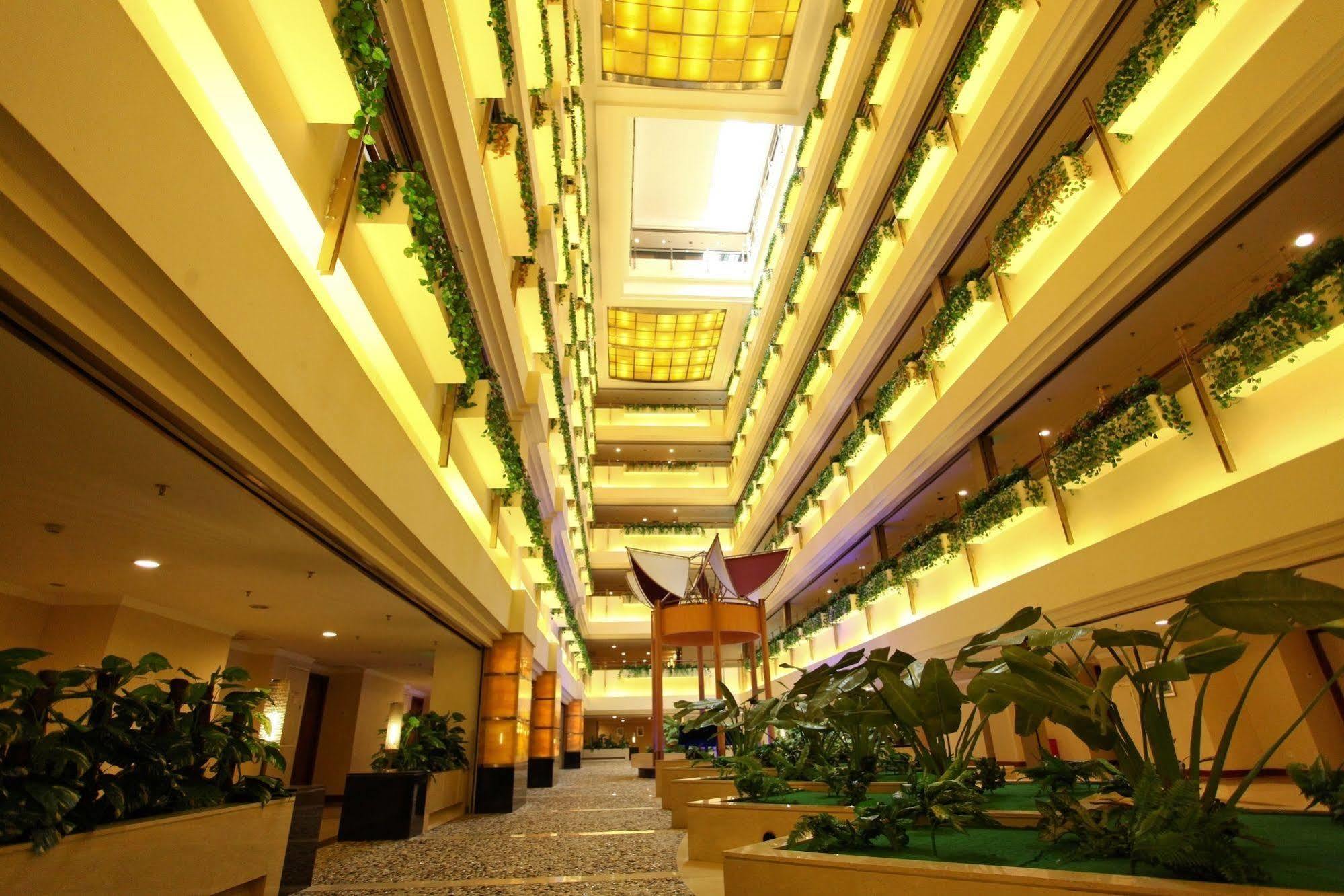 Shenzhen Dongmen Metropark Suites Hotel Экстерьер фото